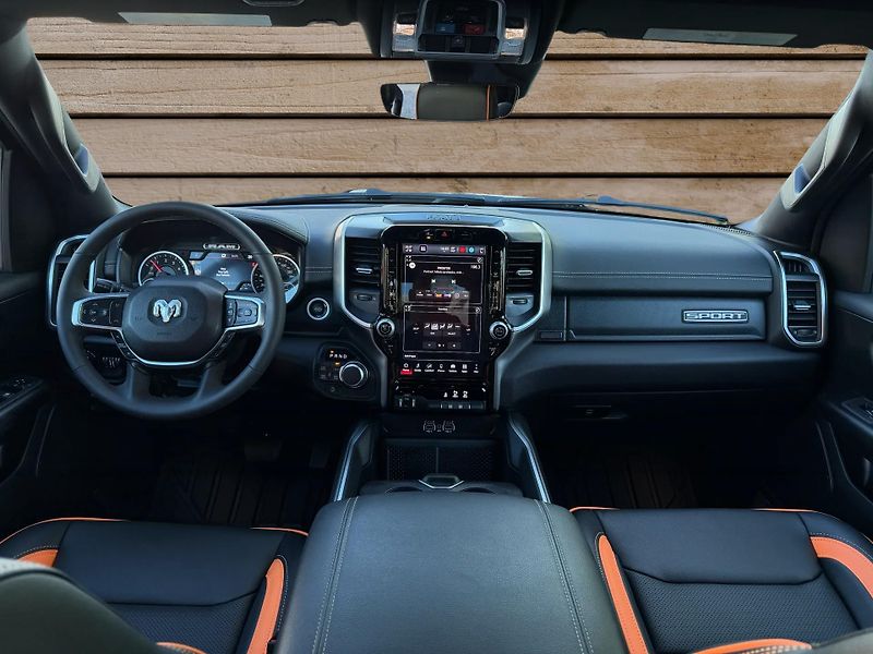 Dodge RAM (2026) +HEMI+DPH+OFFROAD PAKET+ - fotka 18 z 25