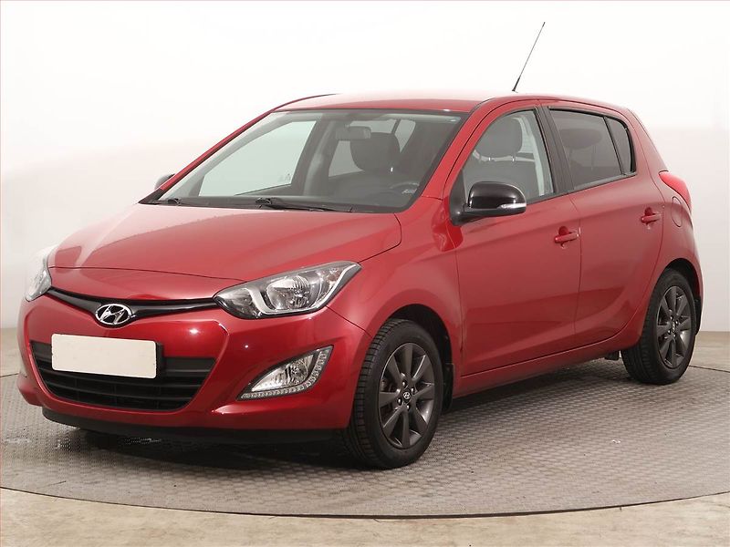 Hyundai i20 (2014) 1.2, Serv.kniha, Tempomat - fotka 2 z 14