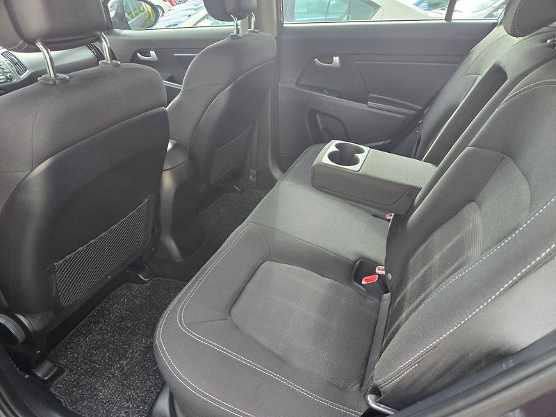 Kia Sportage (2013) 1.6 GDI TOP STAV - fotka 11 z 19