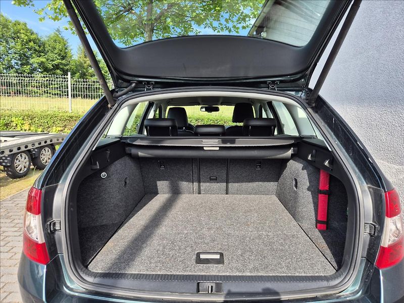 Škoda Octavia 2,0 TDI 110Kw El.Kufr Webasto! - fotka 17 z 30