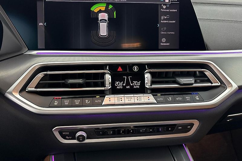 BMW X5 xDrive45e - fotka 20 z 26