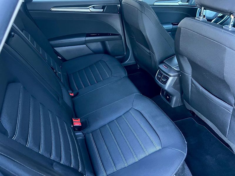 Ford Mondeo (2021) 2.0 TDCi-TAŽNÉ-VYHŘEV.S - fotka 22 z 48
