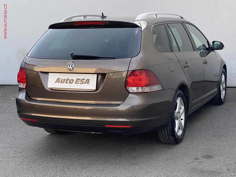 Volkswagen Golf (2012) 1.2 TSi, Match, +ALU - fotka 4 z 16