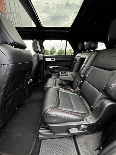 Ford Explorer 3.0 V6 PHEV 336kW ST-X DPH TZ - fotka 27 z 34