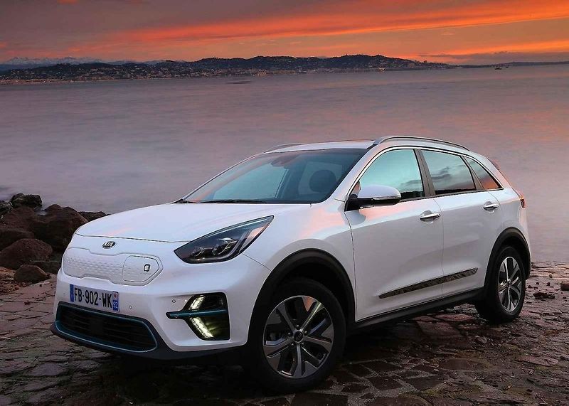 Teprve zlevnění elektromobilů by mohlo o tento typ vozidel zvýšit zájem