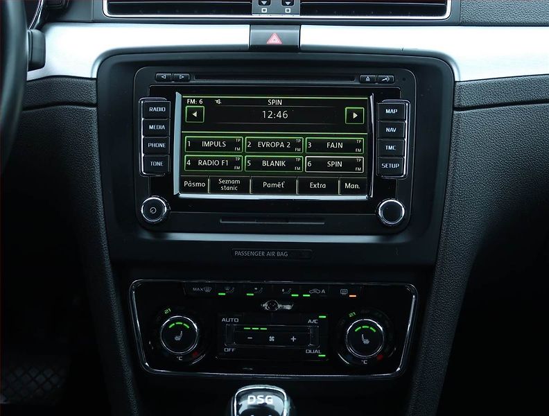 Škoda Superb (2014) Elegance 2.0 TDI, 4X4 - fotka 12 z 27