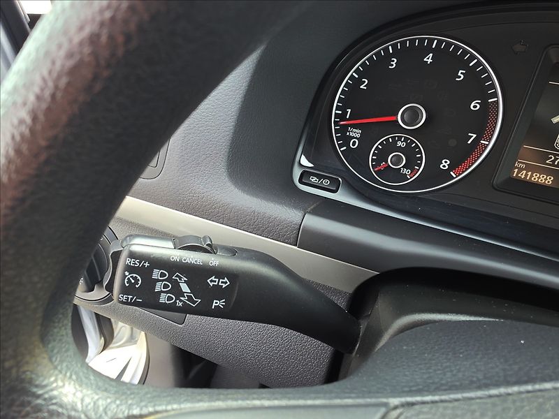Volkswagen Touran 1,2 TSi 77KW Trend 7 MÍST ALU - fotka 16 z 41
