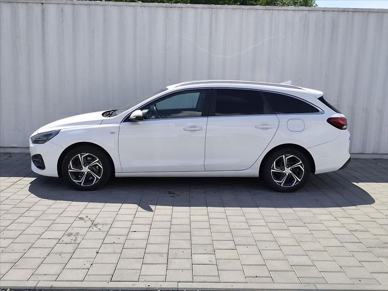 Hyundai i30 1,5   T-GDI MHEV - fotka 19 z 22