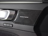 Volvo XC40 2,0 B3 Plus Dark Bezklíč - náhled 16