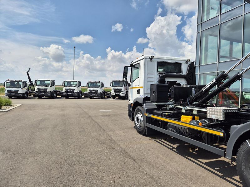 MAN TGM 18.320 NOSIČ KONTEJNERU 10T - fotka 10 z 37