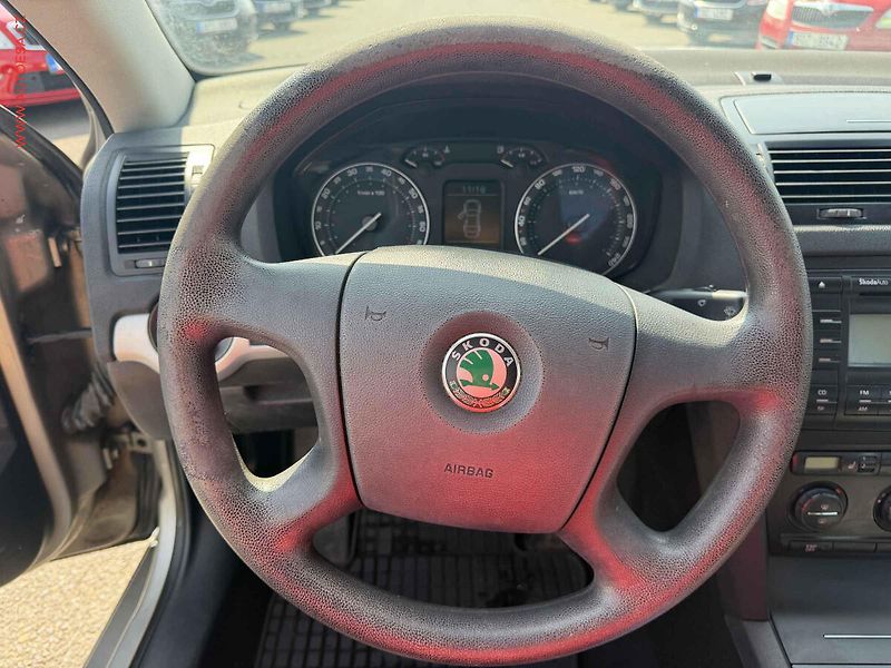 Škoda Octavia (2007) 1.6i, AC, el. výbava - fotka 12 z 16