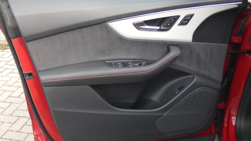 Audi Q8 45 TDi quattro Tiptronic - fotka 8 z 27