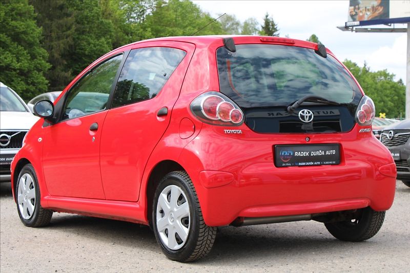Toyota Aygo 1,0 VVT-i  NOVÉ V ČR - fotka 7 z 23