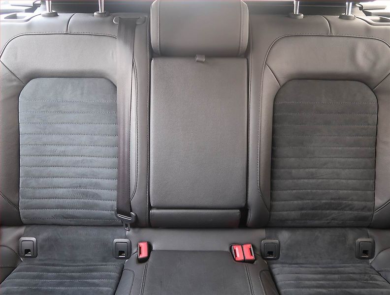 Volkswagen Passat (2018) R-Line 2.0 TDI, 4X4, Automat - fotka 10 z 21