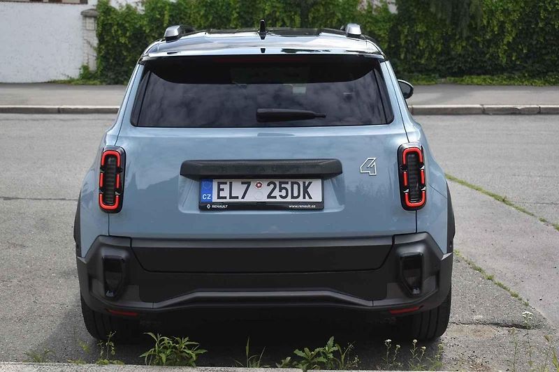 Renault 4 může být dobrým univerzálním rodinným vozem.