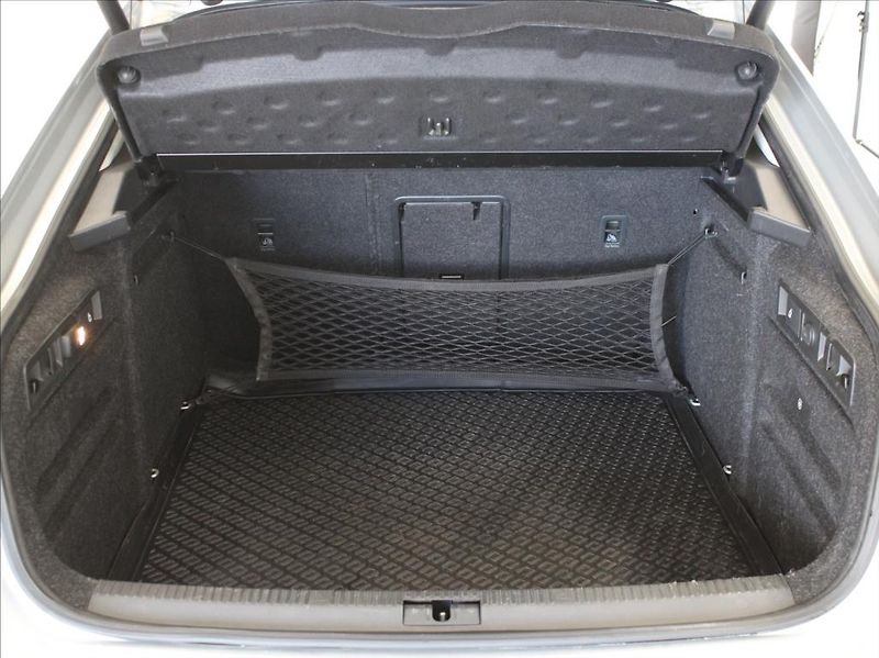Škoda Superb 2,0 TDi 140kW Laurin & Klement - fotka 28 z 32