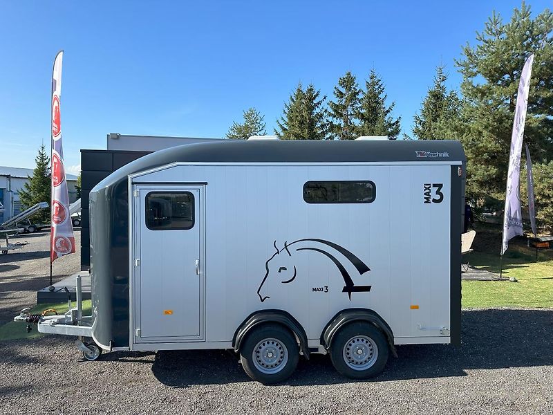 Cheval Liberté (2026) MAXI 3 ŠEDÝ - fotka 8 z 23