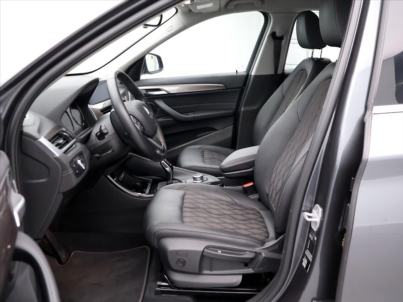 BMW X1 2.0 18d sDrive 110kW CZ - fotka 11 z 31