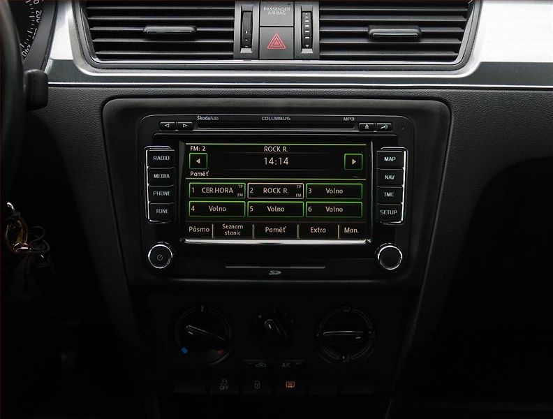 Škoda Rapid (2014) Spaceback 1.2 TSI, Navi - fotka 12 z 18