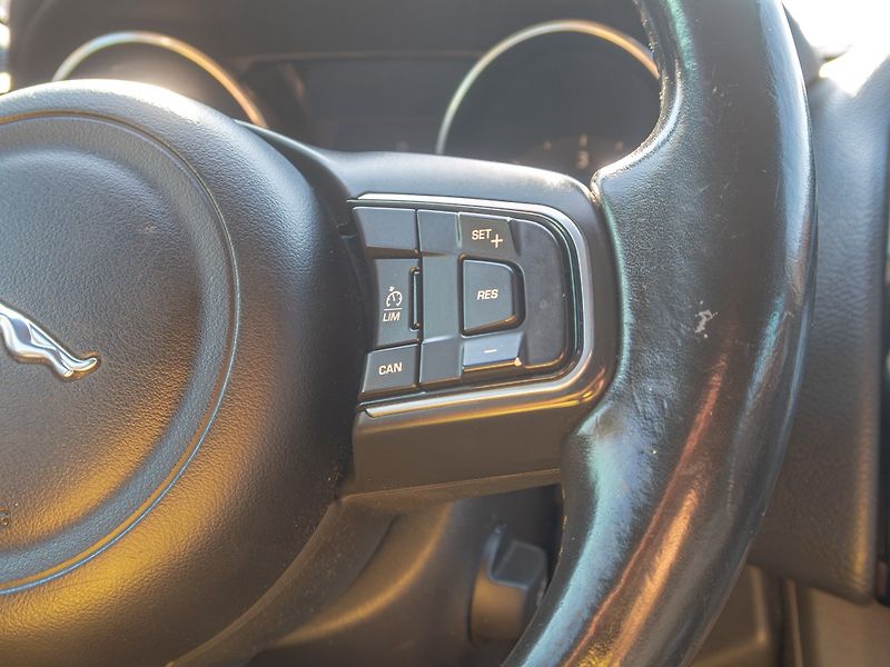 Jaguar F-Pace (2016) 2.0D 132KW – NAVIGACE - fotka 16 z 46