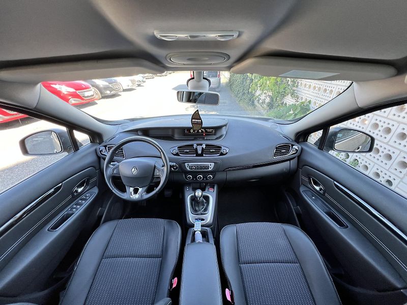 Renault Scénic 1.2TCe KLIMA TEMPOMAT ALU - fotka 18 z 43