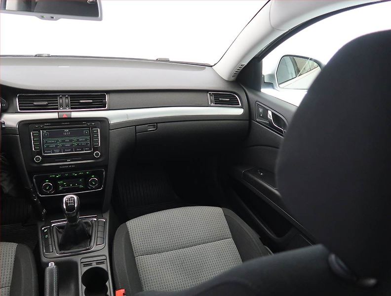 Škoda Superb (2008) 2.0 TDI, Serv.kniha, Xenony - fotka 8 z 20
