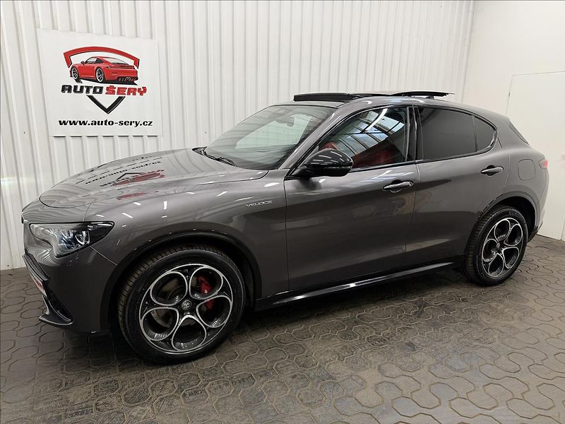 Alfa Romeo Stelvio VELOCE 206kW Q4 H&K PANO LED - fotka 3 z 42
