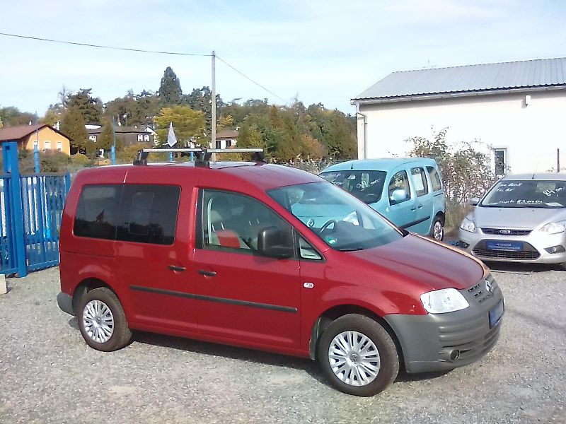 Volkswagen Caddy (2007) 1.6i / 75 KW , 7 míst - fotka 2 z 27