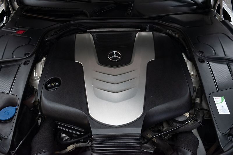 Mercedes-Benz Třídy S 350d 4MATIC*AMG*AIR-BALANCE*ČR - fotka 35 z 42