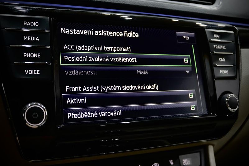 Škoda Superb 3 2.0 TDI 140 kW DSG L&K - fotka 28 z 49