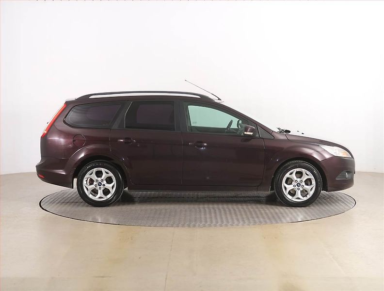 Ford Focus (2009) 1.6 16V, Serv.kniha, nová STK - fotka 6 z 16