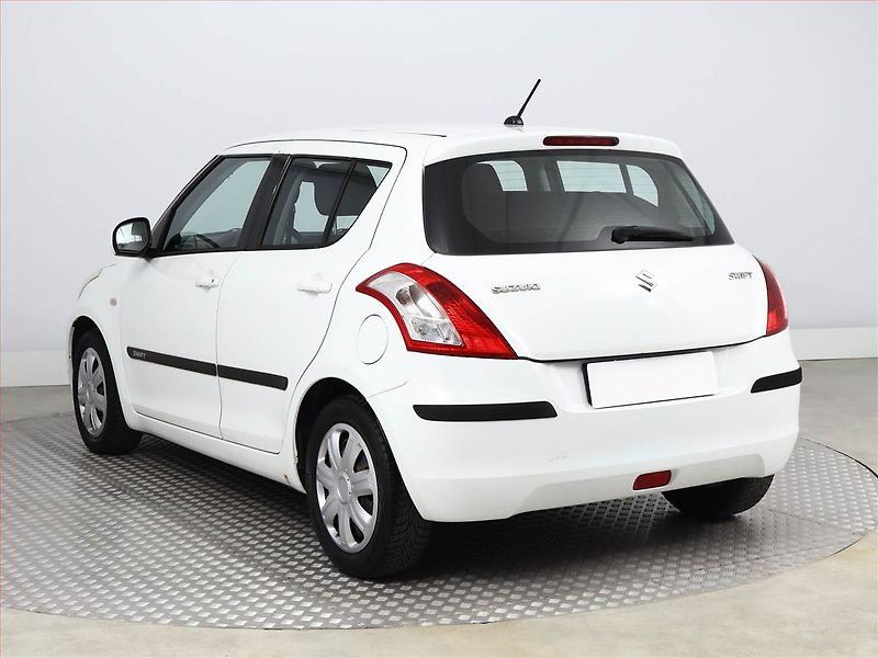 Suzuki Swift (2012) 1.2, Serv.kniha - fotka 4 z 9