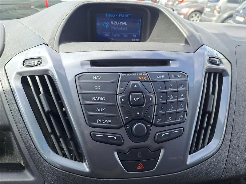 Ford Tourneo Custom 2,0 TDCI 9.MÍST - fotka 13 z 18