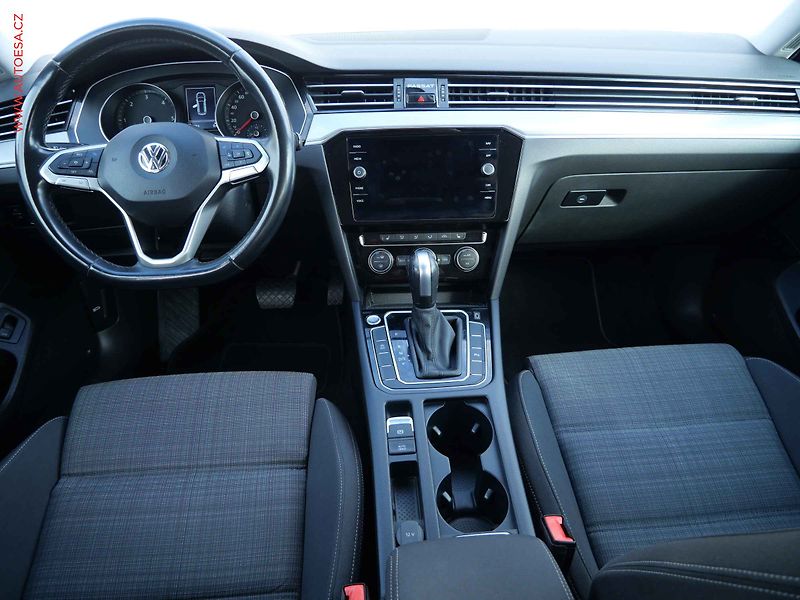 Volkswagen Passat (2020) 1.6 TDi, Business, DSG, LED - fotka 8 z 22
