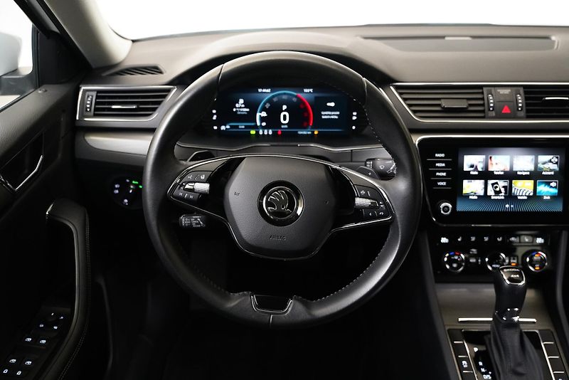 Škoda Superb - fotka 18 z 30