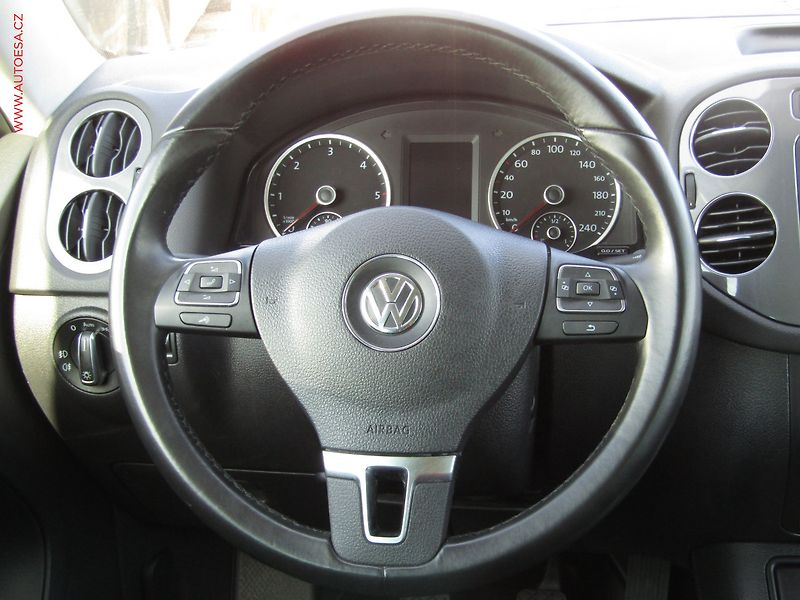 Volkswagen Tiguan (2013) 2.0TDi 4x4, Sport, TZ, xenon - fotka 13 z 18