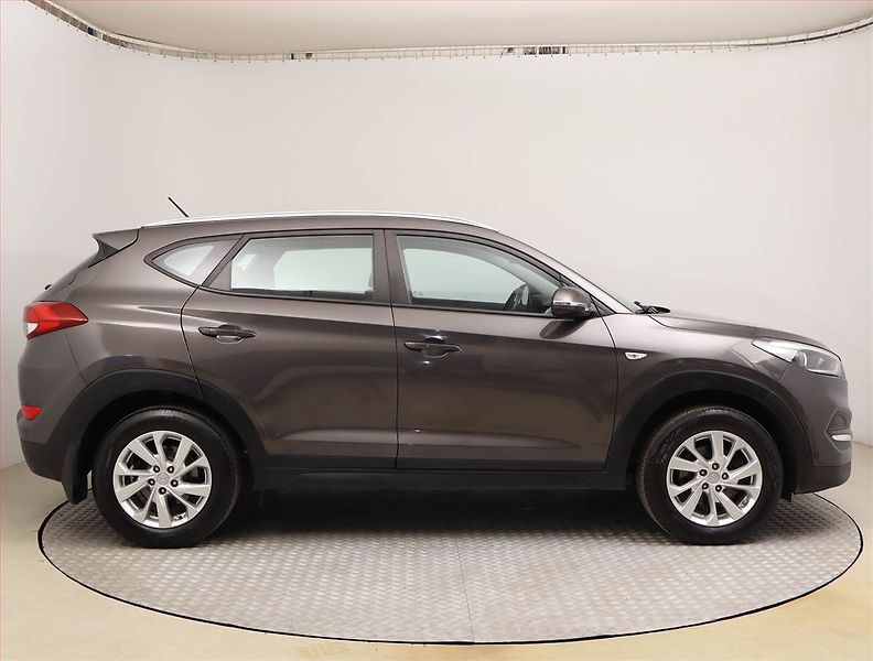 Hyundai Tucson (2016) 1.6 GDI, Tempomat - fotka 6 z 18