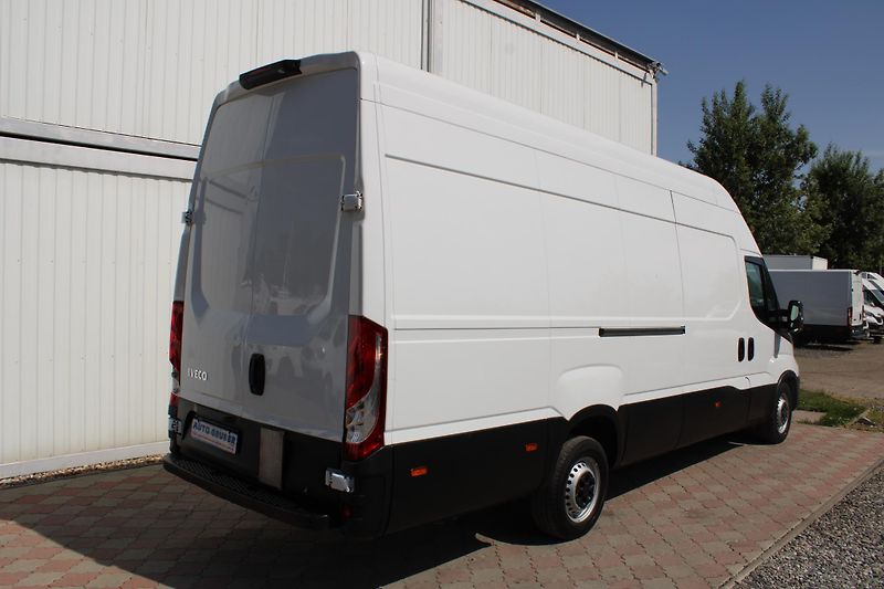 Iveco Daily 35S160 2,3 Hi-Matic XXL 18cm3 - fotka 4 z 22