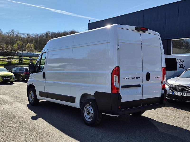 Peugeot Boxer (2026) 3000 L2H2 BlueHDi 120k S&S MAN - fotka 3 z 17