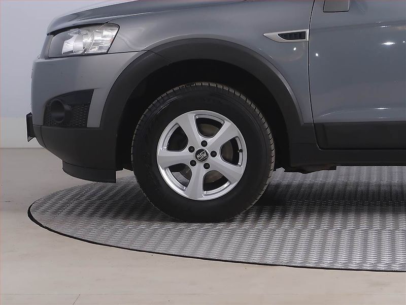 Chevrolet Captiva (2013) 2.4 i, 7 míst, Tempomat - fotka 14 z 19