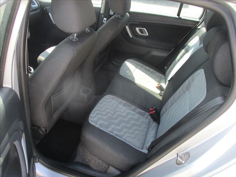 Škoda Fabia 1,4 i 16v, klima,rozvody,ABS, - fotka 10 z 19