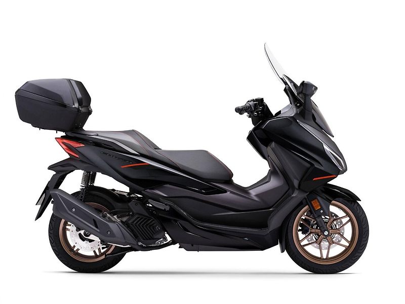 Honda Forza 125 ABS (2026) Smart box - fotka 1 z 8