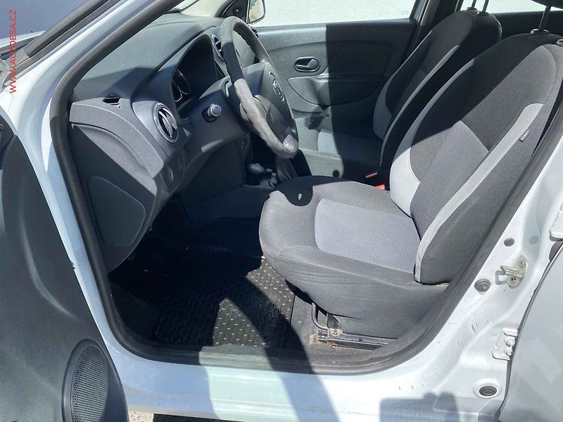 Dacia Logan (2016) 1.2i, ČR, TZ - fotka 9 z 15