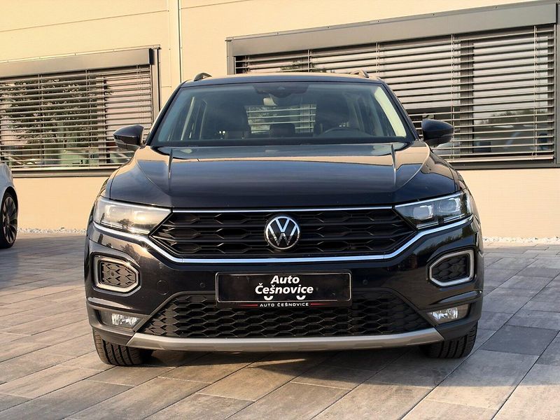 Volkswagen T-Roc (2021) Design 1.0 TSI 81kW - fotka 3 z 18