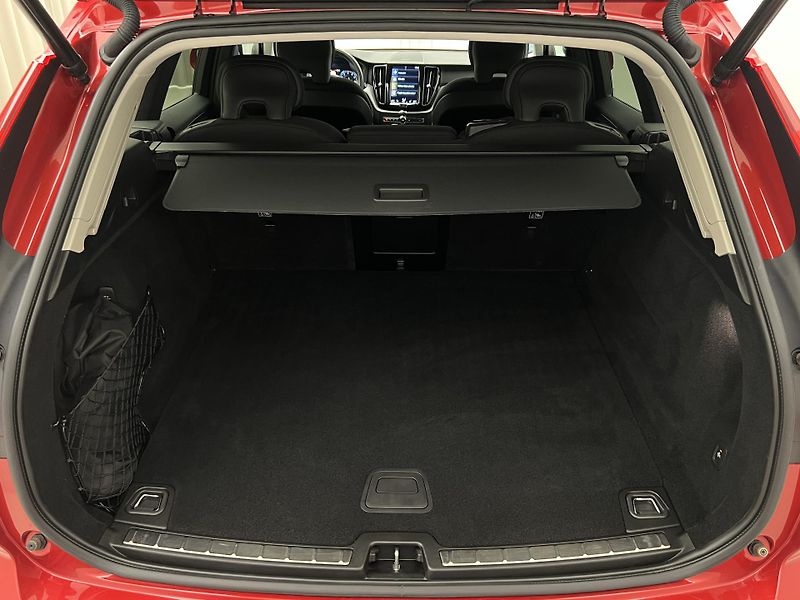 Volvo XC60 B4 MOMENTUM - fotka 5 z 46