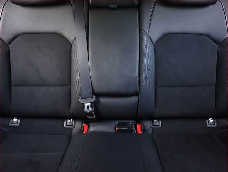 Mercedes-Benz GLA (2014) 220 CDI 4MATIC, 4X4 - fotka 8 z 18