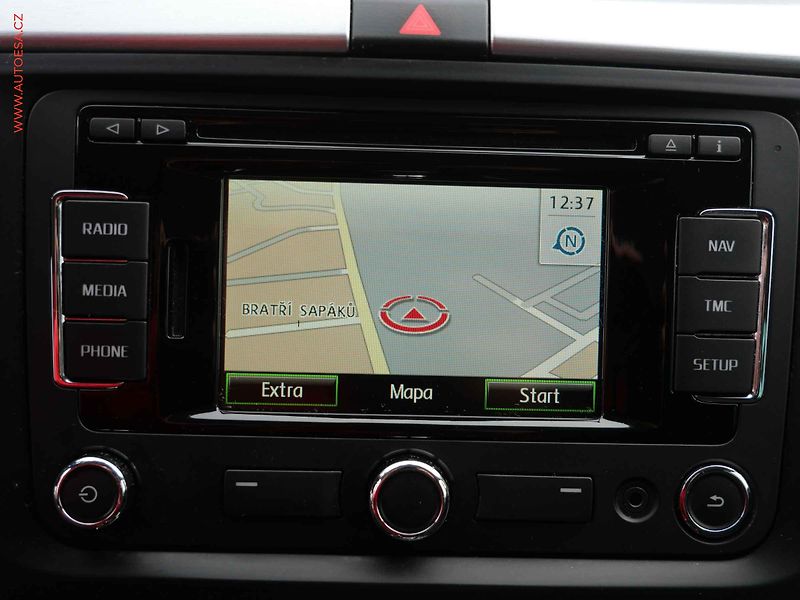 Škoda Superb (2014) 2.0 TDi, DSG, navi, xenon - fotka 19 z 21