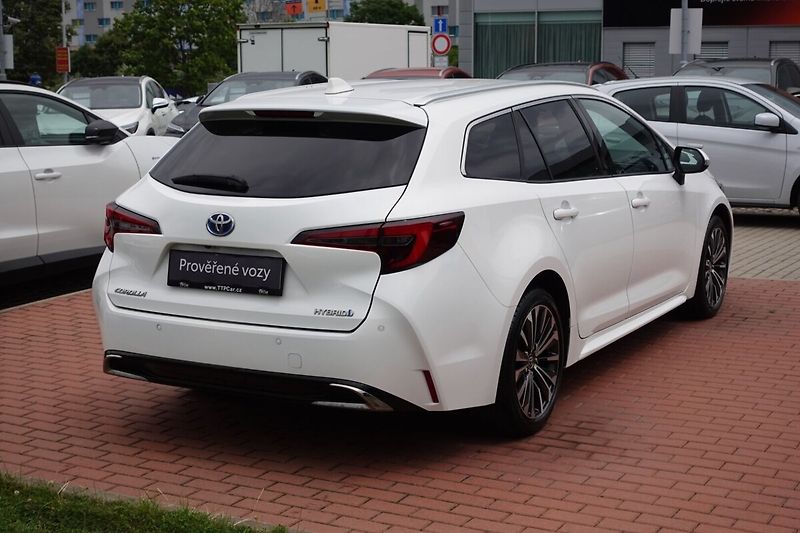 Toyota Corolla 2.0 hybrid e-CVT X6 Style - fotka 4 z 34