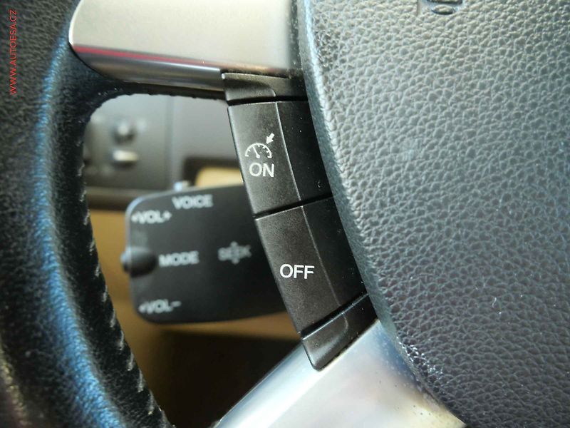 Ford C-MAX (2007) 1.8i, AC, tempo, park.asist - fotka 16 z 19