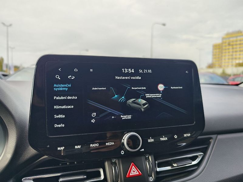 Hyundai i30 1.5 T-GDI/103kW Style DCT - fotka 16 z 34